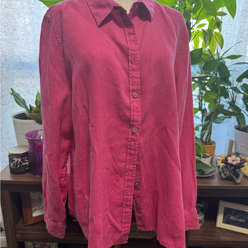 Faherty Women's Vibrant Pink Button-Down Shirt